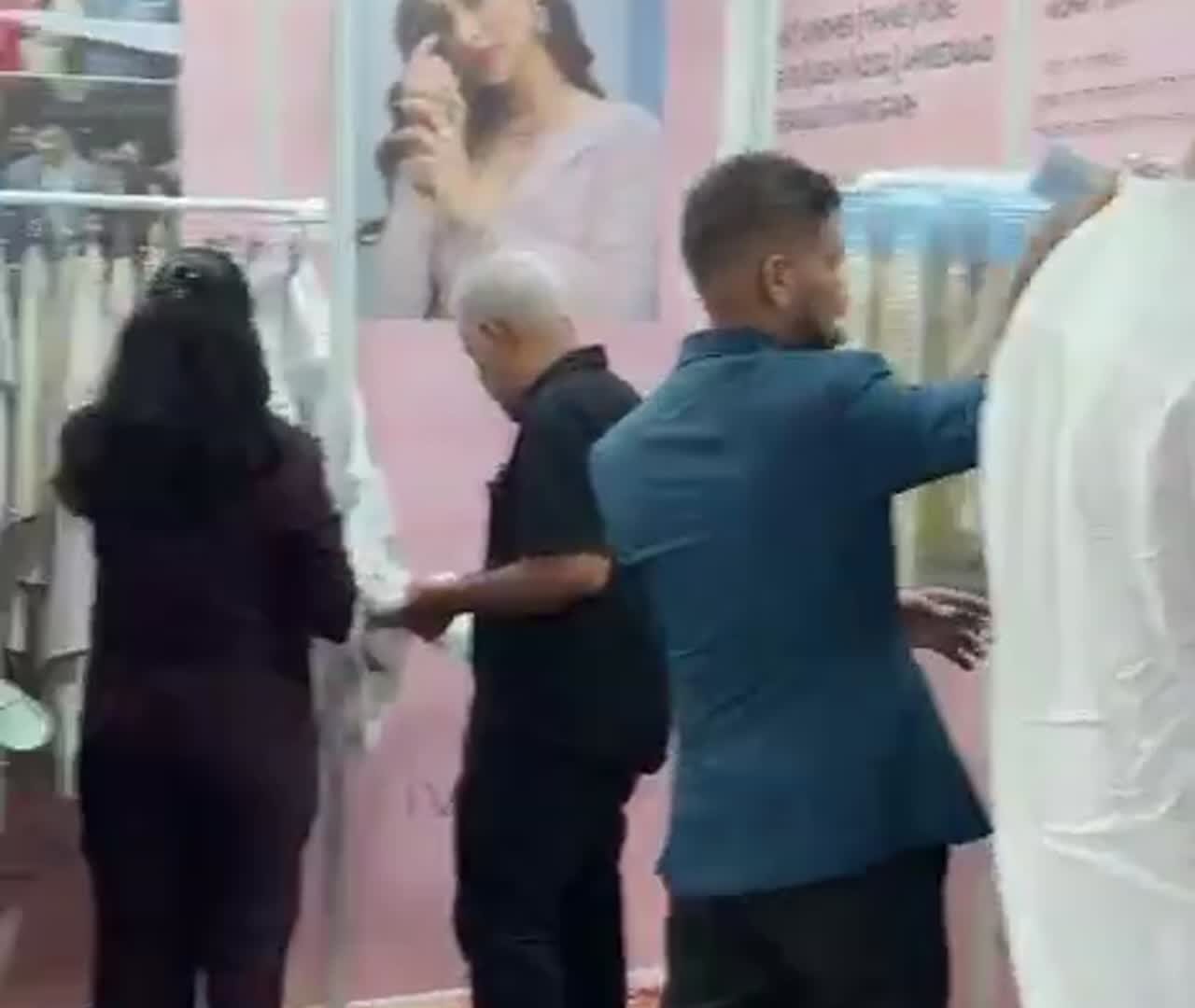 Exhibition Clip 19