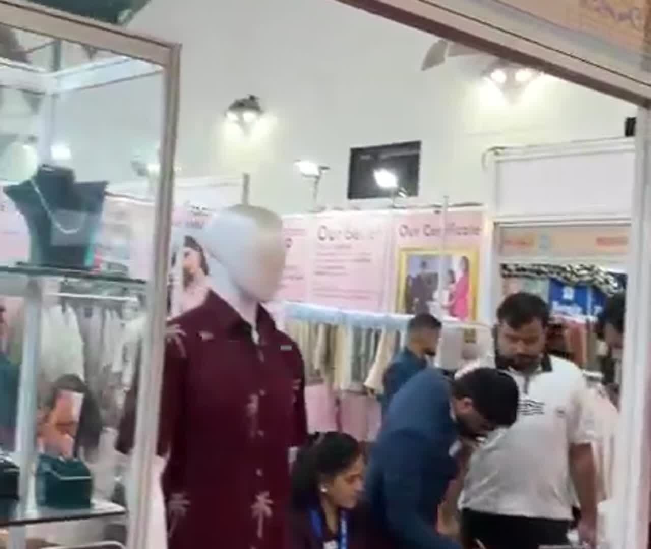 Exhibition Clip 28