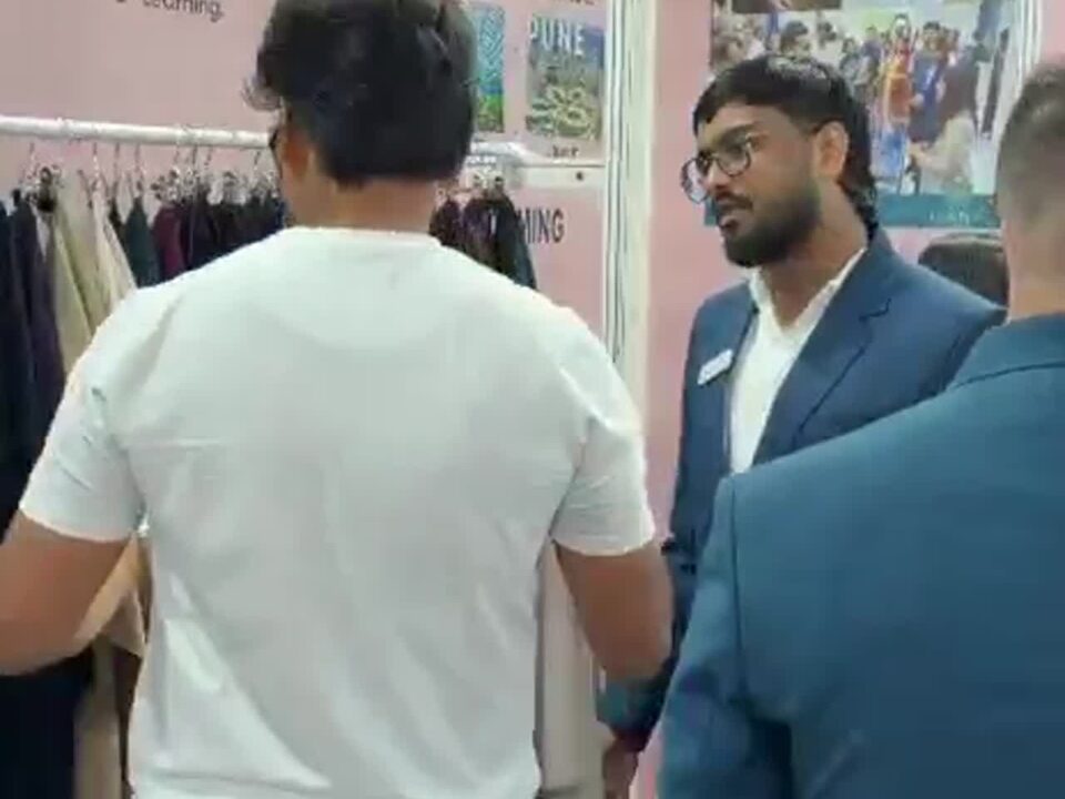 Exhibition Clip 32