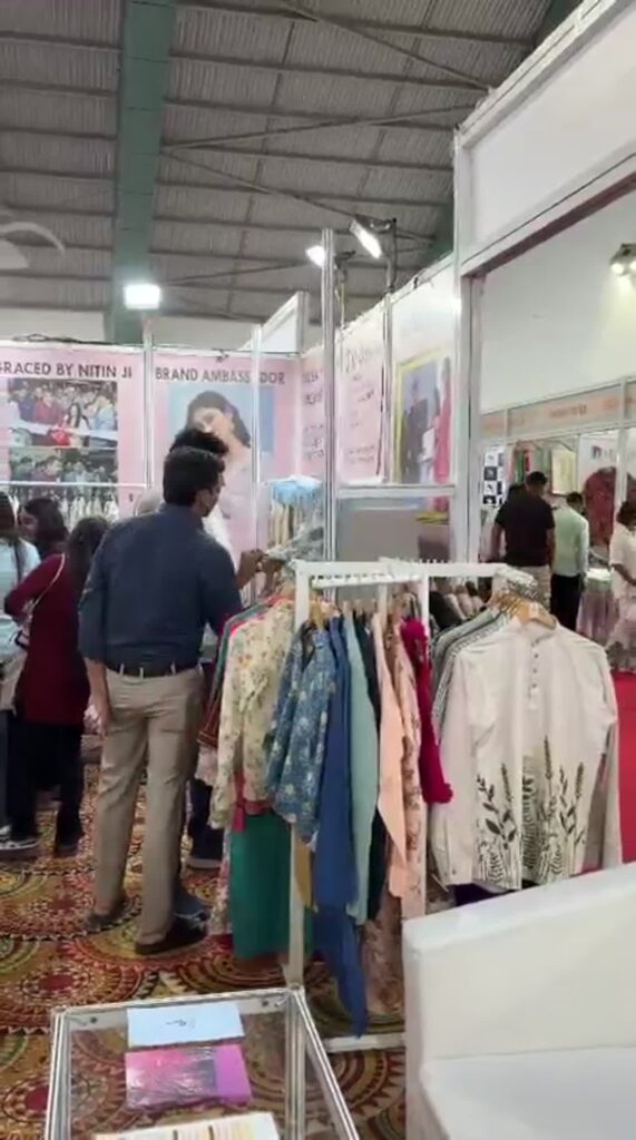 Exhibition Clip 33