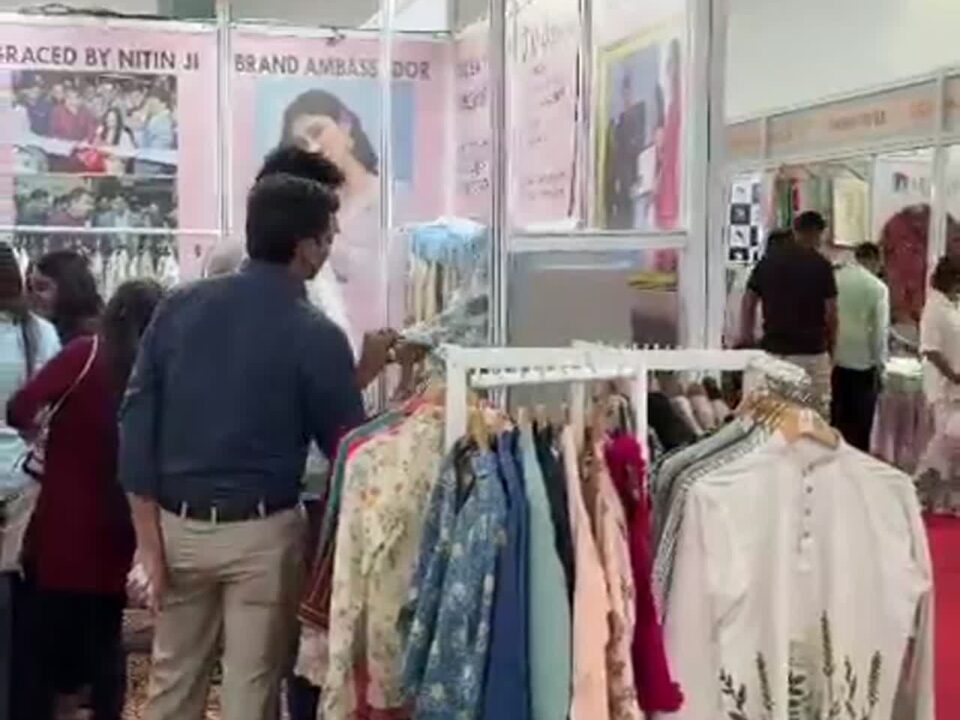 Exhibition Clip 33